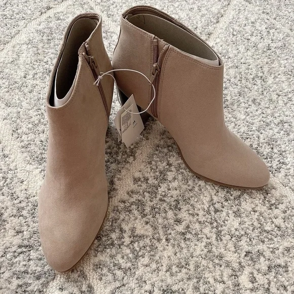 NWOB Faux-Suede High-Heel Booties for Women​ - Picture 5 of 6